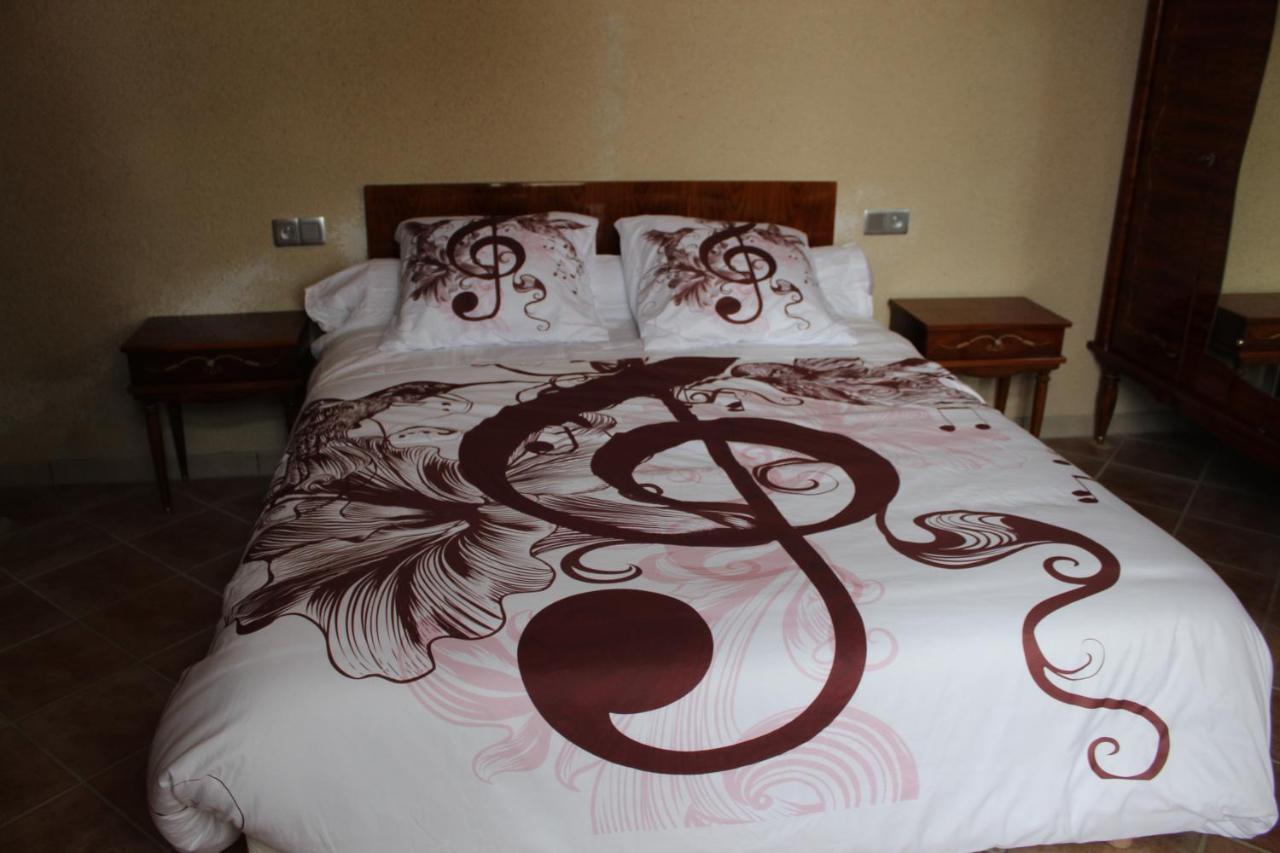Domaine De La Touche Mosnay Bed & Breakfast ภายนอก รูปภาพ